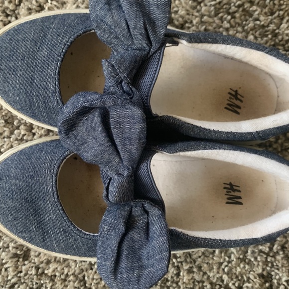H & M Slip on Shoes - Picture 4 of 5